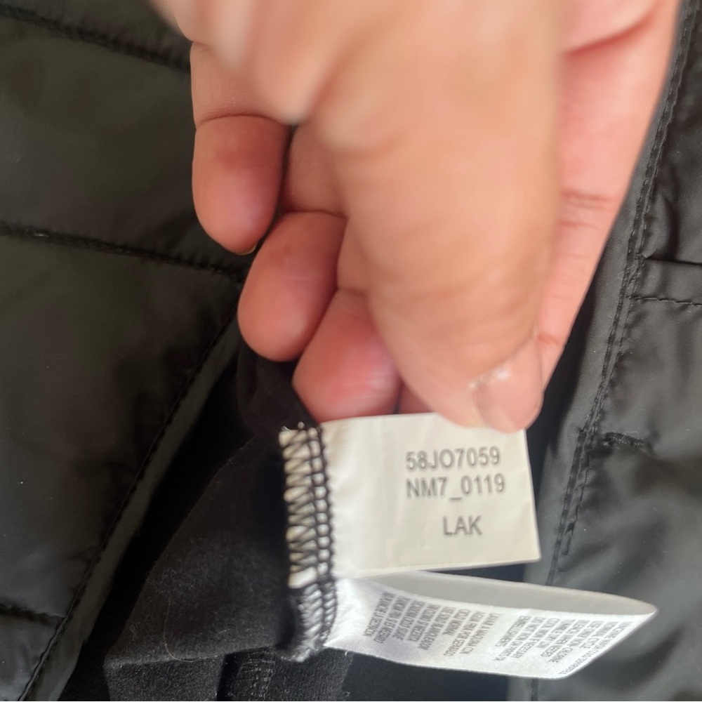 LA Kings Women's Black Puffer Vest Quilted Medium Pockets - Picture 10 of 16